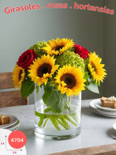 Centro de Mesa en Cilindro de Vidrio con Rosas Rojas, Hortensias y Girasoles México
